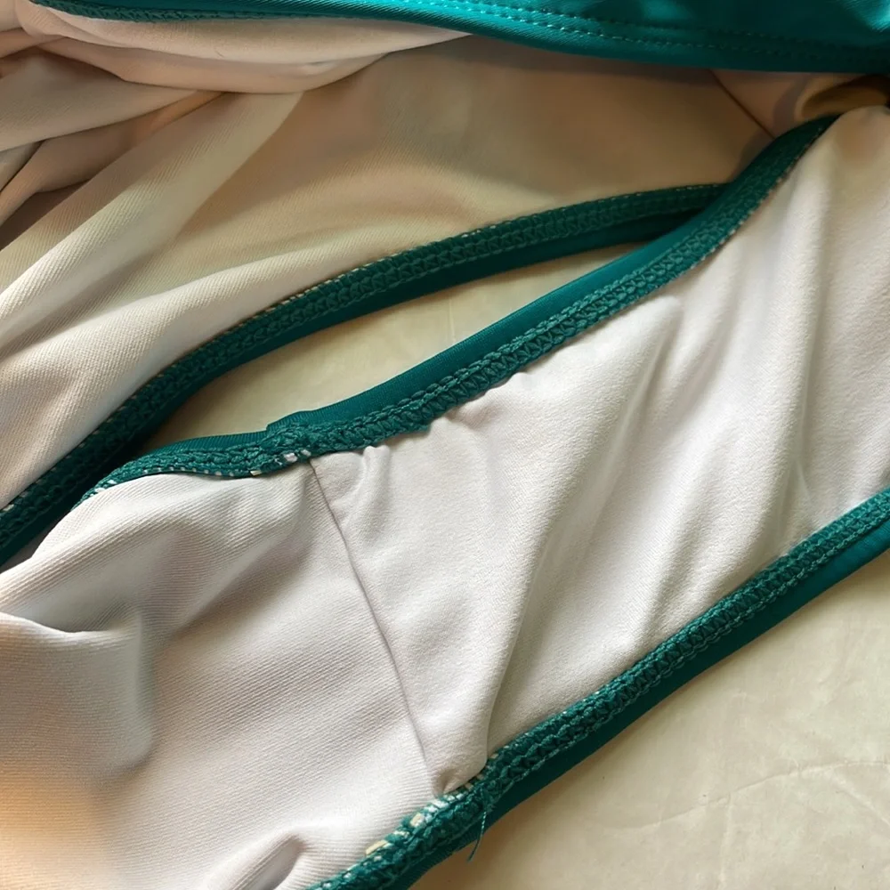 Teal color & lace - Picture 8 of 9